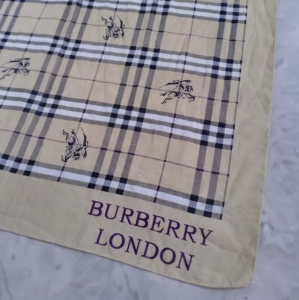 Burberry London Plaid Scarf Classic Nova Check 60” Designer Scarf - Picture 2 of 13